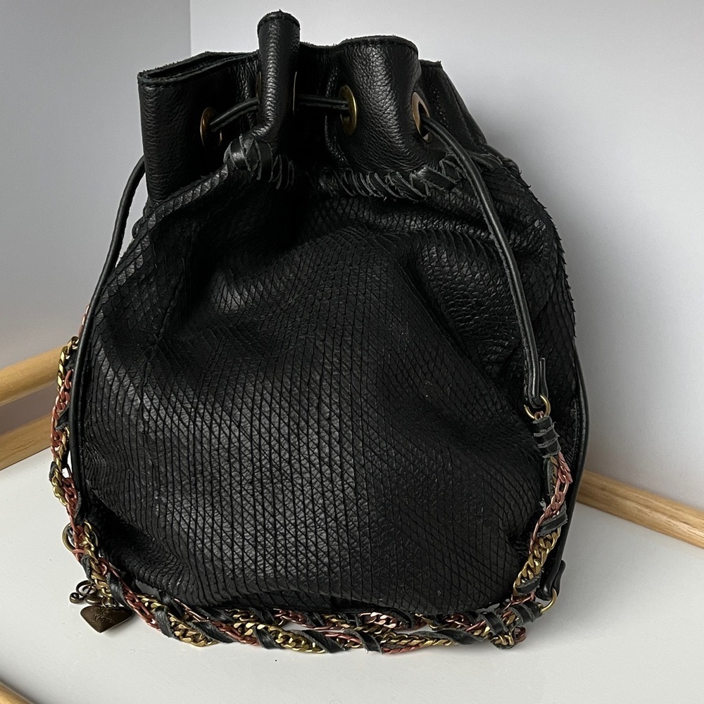 Rhythm & Rhyme Textured Black Leather Bucket Bag - Picture 2 of 16